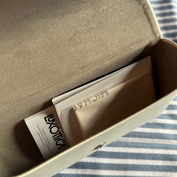 Michael Kors Sunglasses Case NWOT - Picture 7 of 7